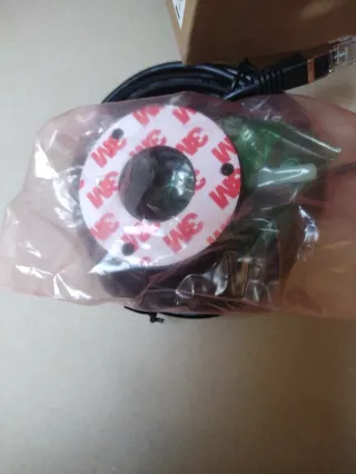 Cámara Pinhole IP Hikvision DS-2CD6412FWD-L10 1.3M