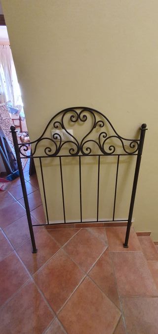 Cabecero de forja
