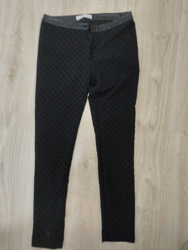 Pantalón negro lunares de Lefties
