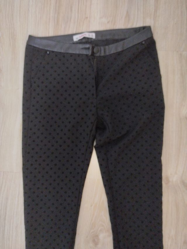 Pantalón negro lunares de Lefties