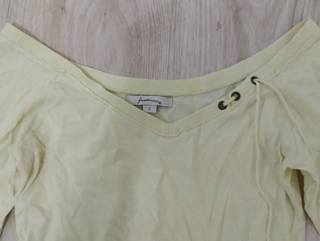 Top de mangas largas de Stradivarius