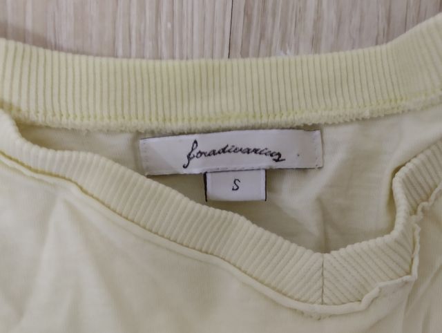 Top de mangas largas de Stradivarius