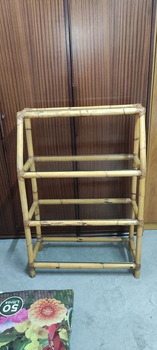 estanterías bajas bambú