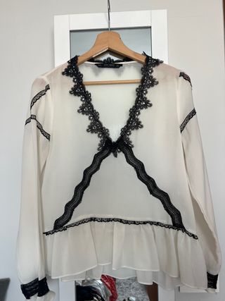Blusa blanca encaje Zara