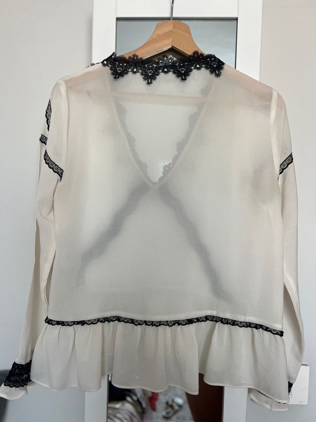 Blusa blanca encaje Zara