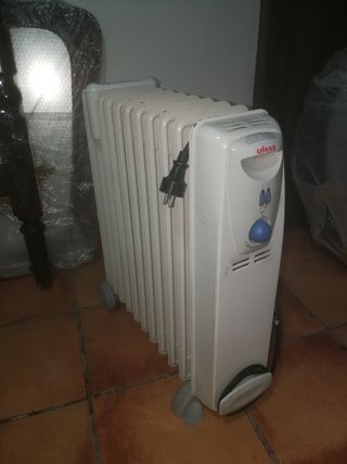 radiador de aceite Ufesa en buen estado.