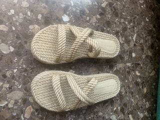 Sandalias Pull & Bear.