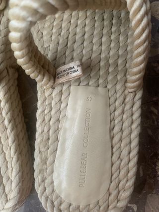 Sandalias Pull & Bear.
