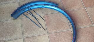 Guardabarros bicicleta antigua. 