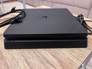 Ps4 slim 1T