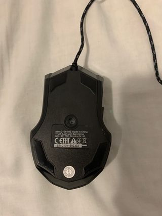 Teclado y ratón gaming.