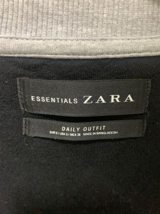 Cazadora bomber de Zara.