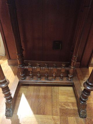 Mesa antigua de madera y marmol