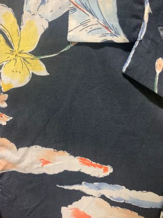 Camisa de manga corta de Zara.