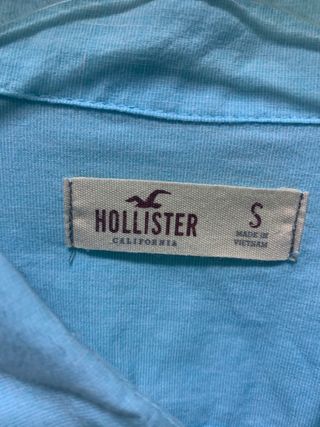 Camisa de Hollister.