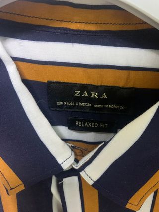 Camisa de Zara.