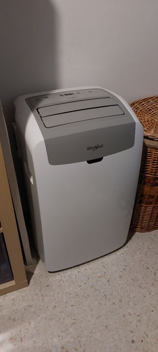 Condizionatore Portatile Whirlpool PACW212HP - 12000 BTU, Pompa Di Calore, Gas R290, Bianco