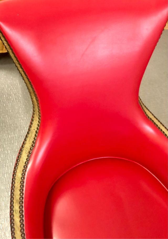 Sillón vintage de color rojo Decoración
