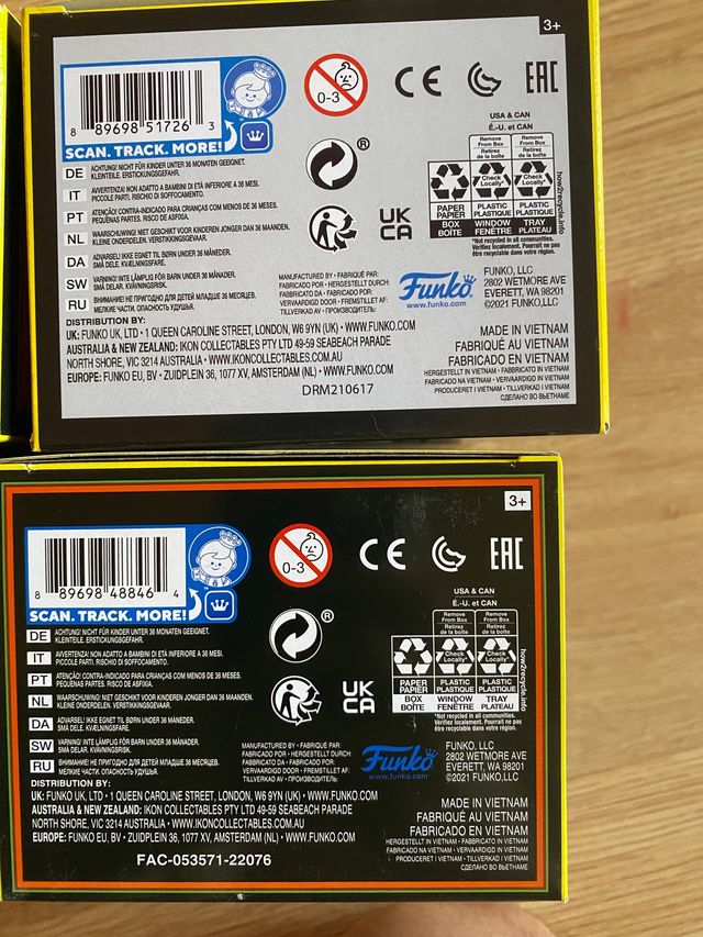 PACK FUNKOS BLACK LIGHT