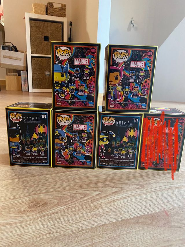 PACK FUNKOS BLACK LIGHT