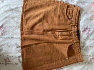 4 faldas talla 42 de Stradivarius
