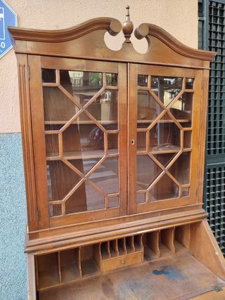 bureau con vitrina. escritorio
