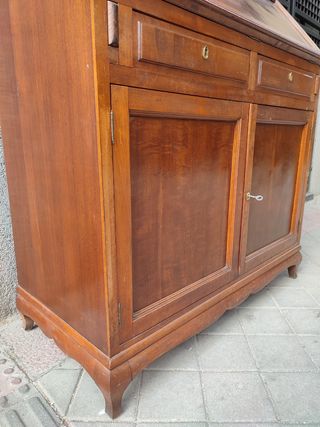 bureau con vitrina. escritorio