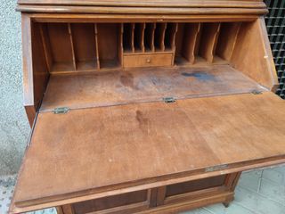 bureau con vitrina. escritorio