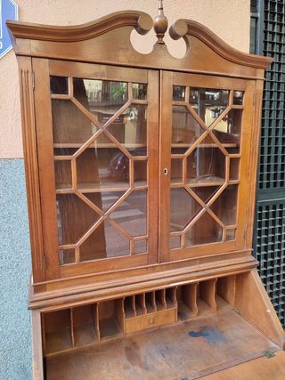 bureau con vitrina. escritorio