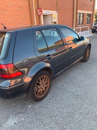 Volkswagen Golf 2003