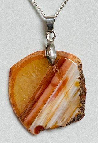 Colgante con agata naranja y cadena plata ley 925
