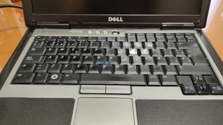 Lote 2 portátiles: HP y Dell funcionando.