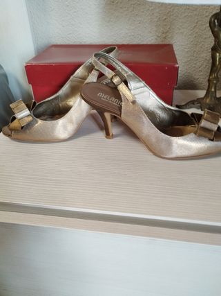 sandalia oro y bronce