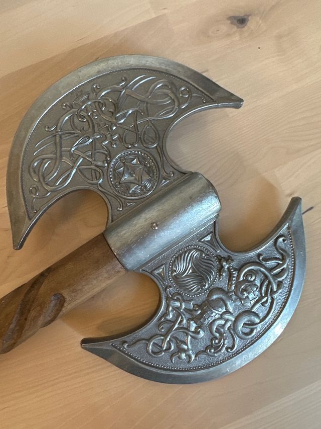 Hacha vikinga para recreación histórica