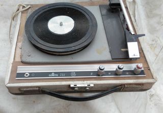 Tocadiscos Antiguo en Maleta Cosmo 751, reparar