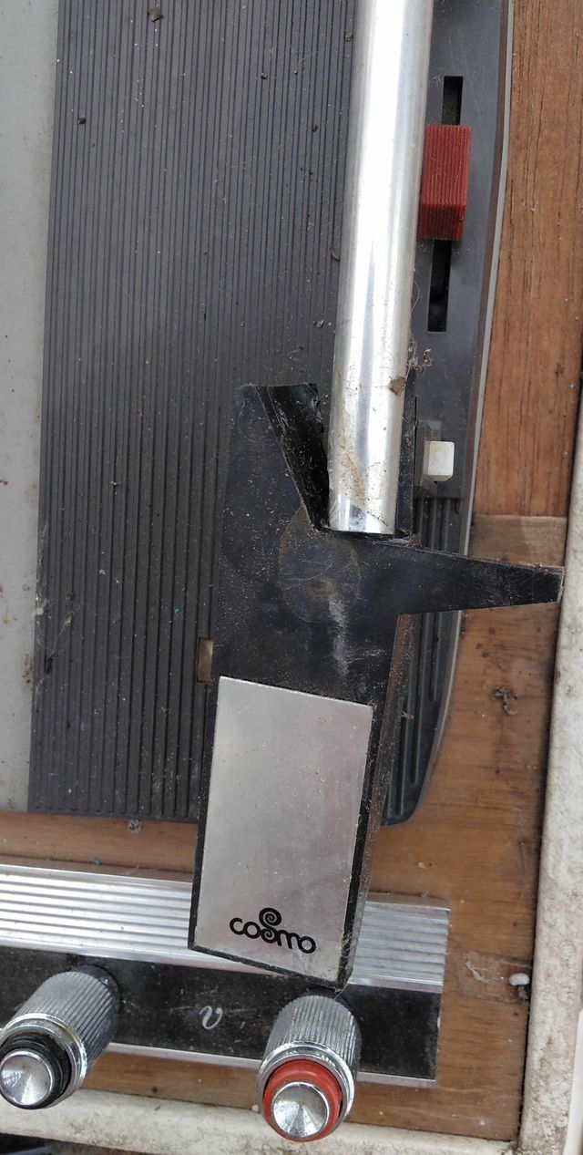 Tocadiscos Antiguo en Maleta Cosmo 751, reparar