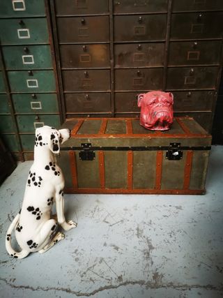 baúl Antiguo. metal y madera