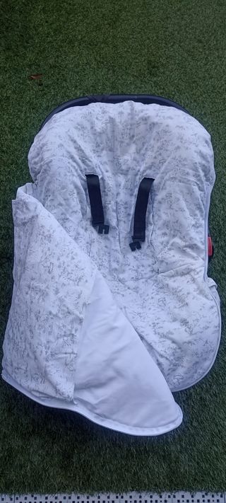 PORTABEBES para carro o coche grupo 0