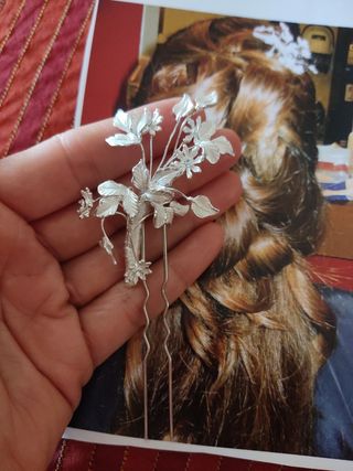 Tocado joya e hilo de plata marca PINA.