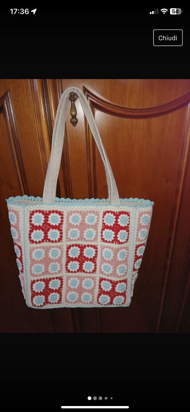 Borsa fatta a mano all'uncinetto