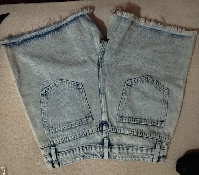 Vaqueros cortos a estrenar