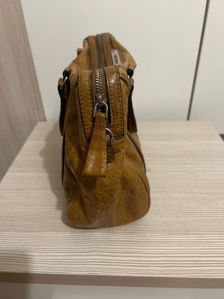 Bolso de mano en cuero Bimba y Lola