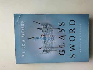 La reina roja y la espada de cristal