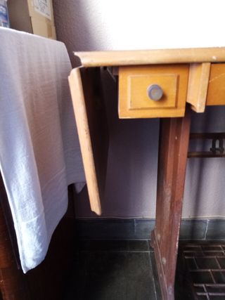 Máquina de coser con mueble Alfa
