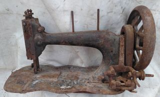 Máquina de Coser de Hierro Antigua 1780