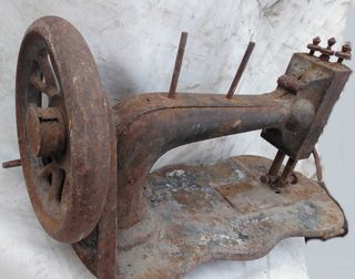 Máquina de Coser de Hierro Antigua 1780