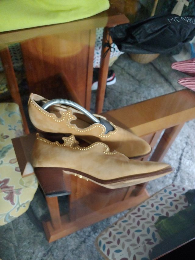 Zapatos de salón Charlotte Olimpia.