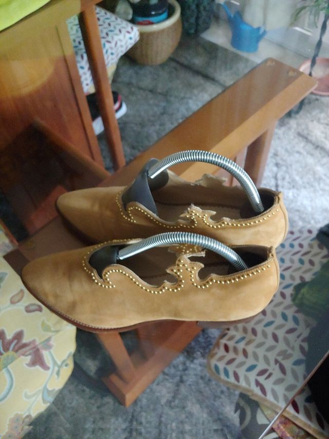 Zapatos de salón Charlotte Olimpia.