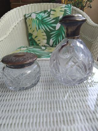 Antiguo conjunto de tocador tallado a mano