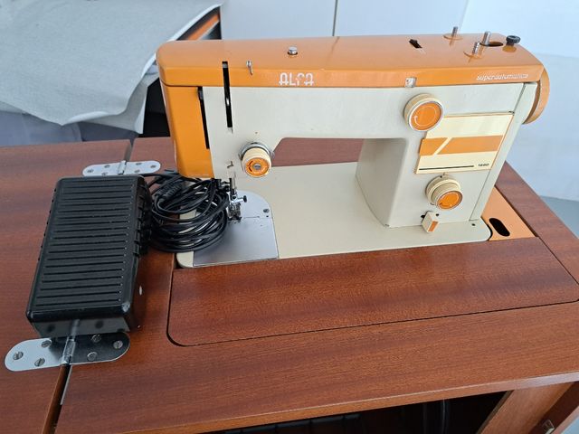 Máquina de coser Alfa 1680